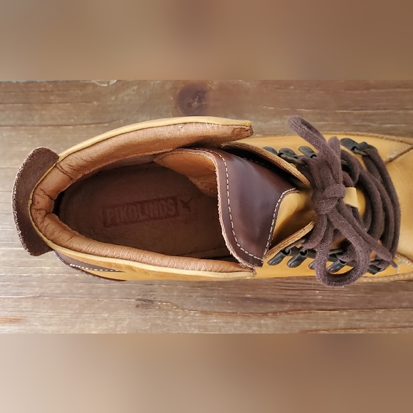 Shoes - Picture 9 of 10